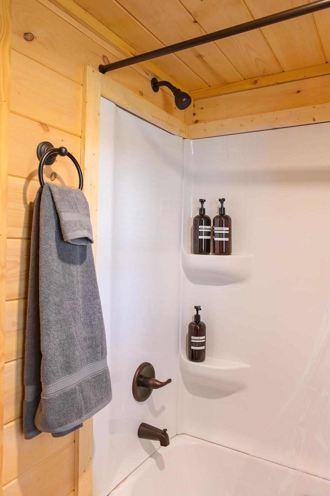 Lena Cabin Wooded Tiny Cabin - Hot Tub Чатануга Екстериор снимка